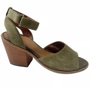 Green suede heel. Size 5 woman